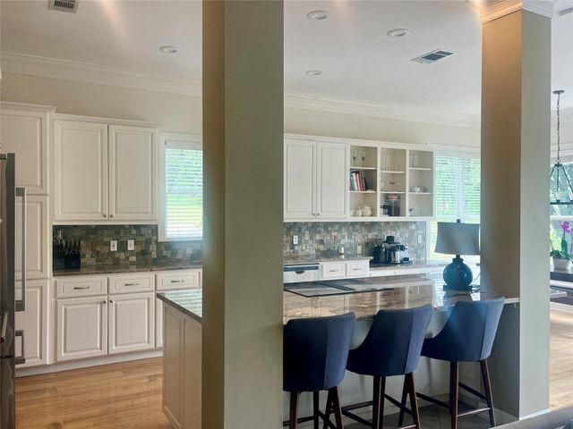 1733 Canonero DR, Austin, TX 78746