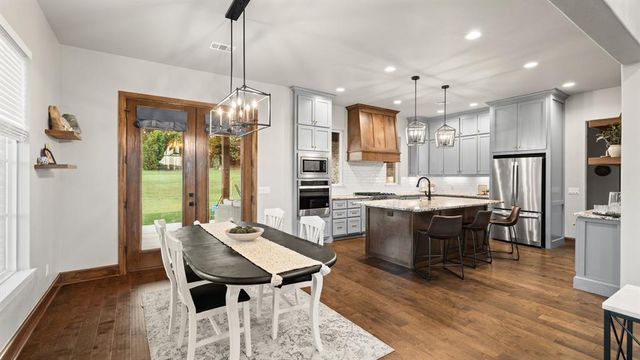 3261 Red Ridge Drive, Blanchard, OK 73010