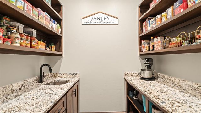 3261 Red Ridge Drive, Blanchard, OK 73010