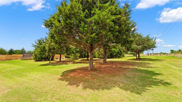 3261 Red Ridge Drive, Blanchard, OK 73010