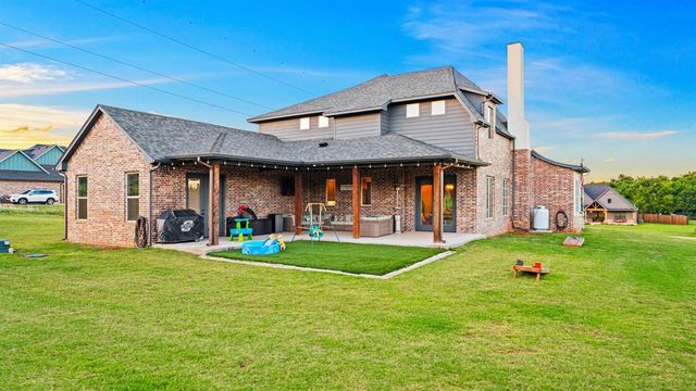 3261 Red Ridge Drive, Blanchard, OK 73010