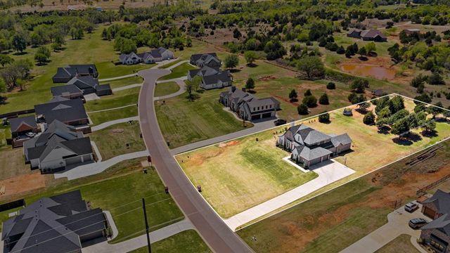 3261 Red Ridge Drive, Blanchard, OK 73010