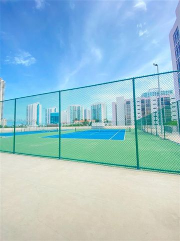 16919 N Bay Rd 902, Sunny Isles Beach, FL 33160