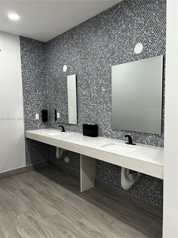 16919 N Bay Rd 902, Sunny Isles Beach, FL 33160