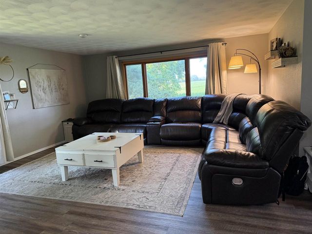 5508 E Buss Road, Clinton, WI 53525