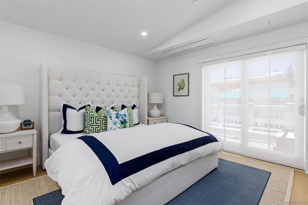 Image 3 of property listing at 747 Orange Ave 301, Coronado, CA 92118