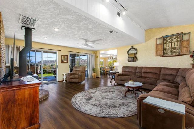 671 Philton, Ramona, CA 92065
