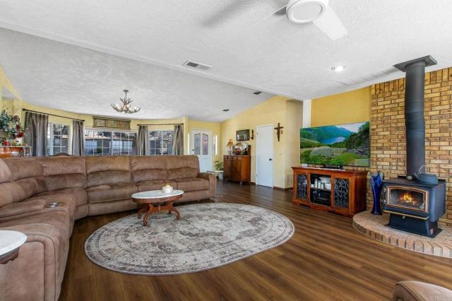 671 Philton, Ramona, CA 92065