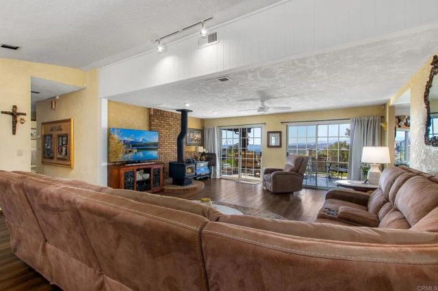 671 Philton, Ramona, CA 92065