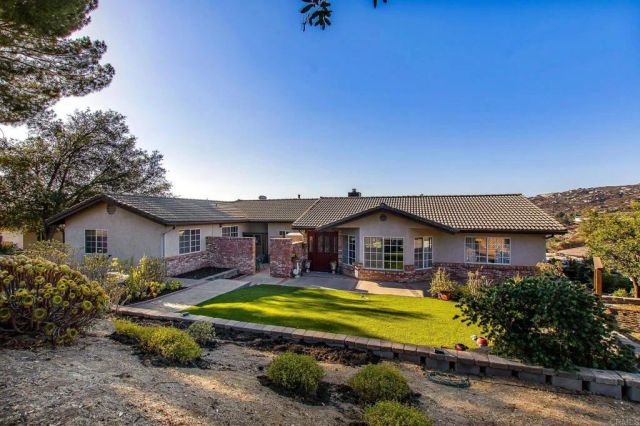 671 Philton, Ramona, CA 92065