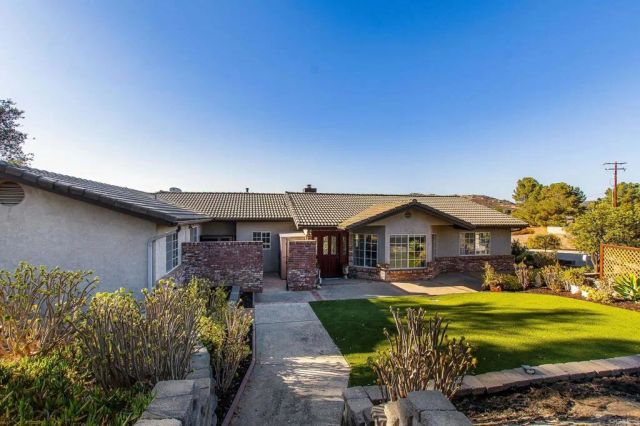 671 Philton, Ramona, CA 92065