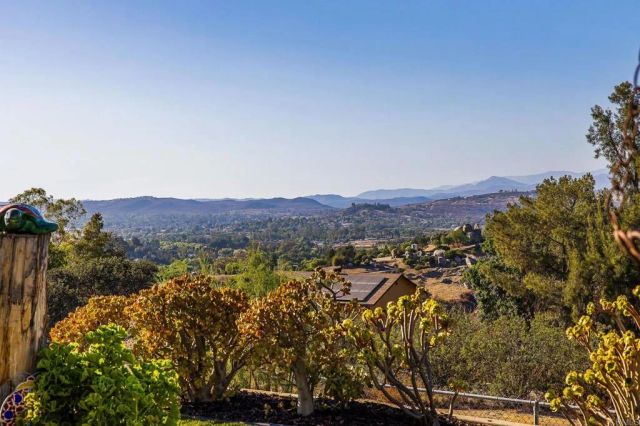 671 Philton, Ramona, CA 92065