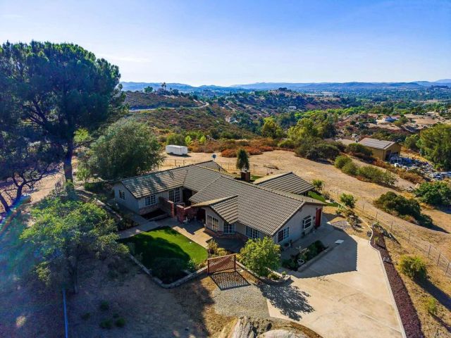671 Philton, Ramona, CA 92065