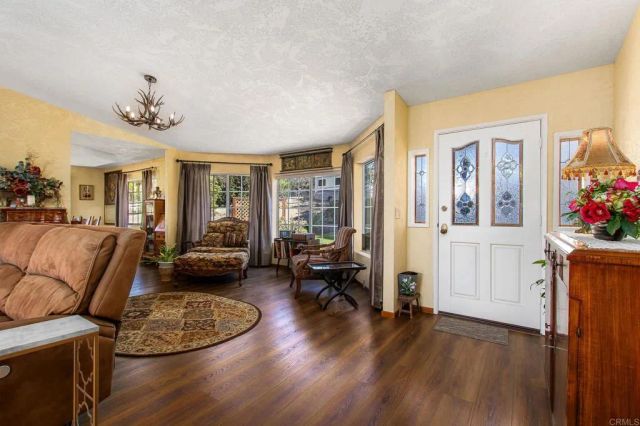 671 Philton, Ramona, CA 92065