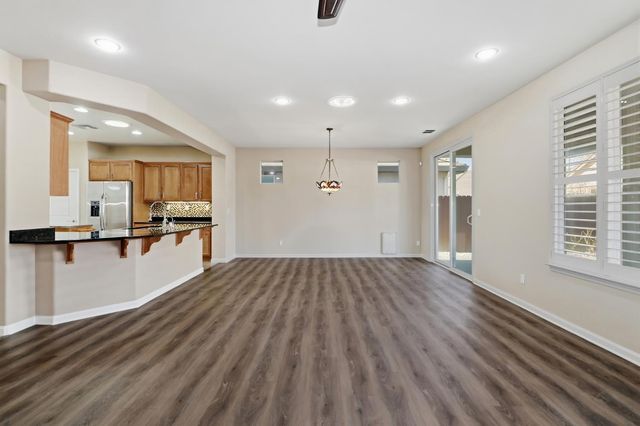 9644 Oakham Way, Elk Grove, CA 95757