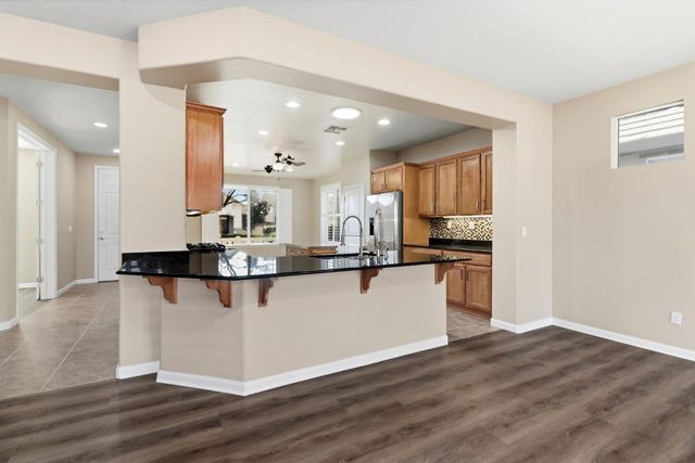 9644 Oakham Way, Elk Grove, CA 95757