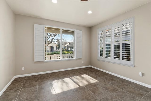 9644 Oakham Way, Elk Grove, CA 95757