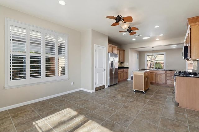 9644 Oakham Way, Elk Grove, CA 95757