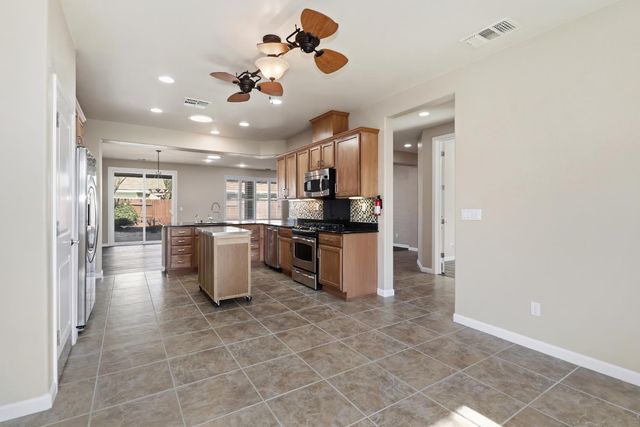 9644 Oakham Way, Elk Grove, CA 95757