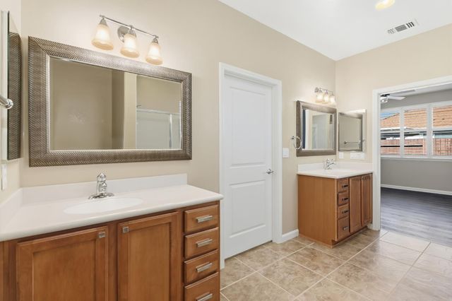9644 Oakham Way, Elk Grove, CA 95757