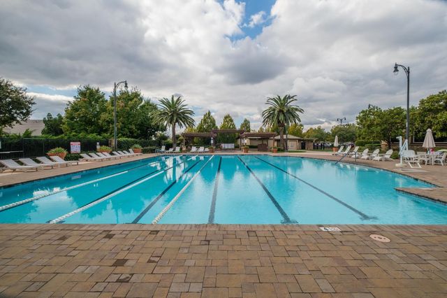 9644 Oakham Way, Elk Grove, CA 95757