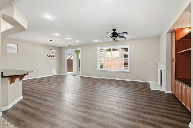 9644 Oakham Way, Elk Grove, CA 95757