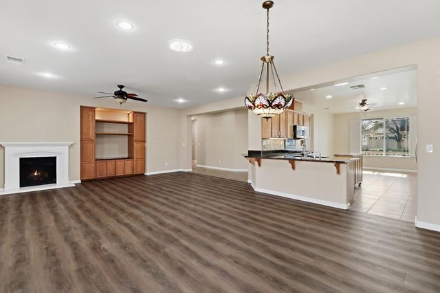 9644 Oakham Way, Elk Grove, CA 95757