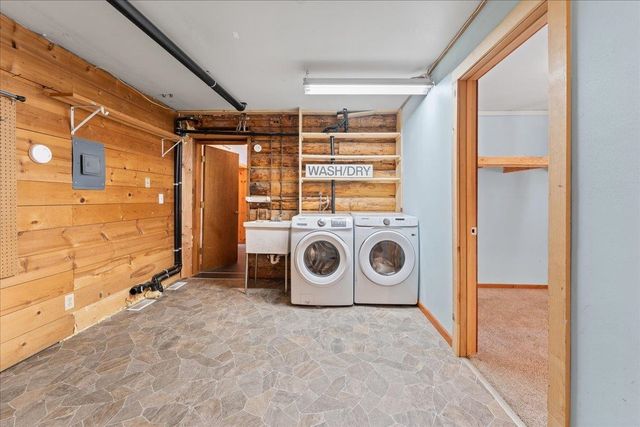 2596 WALDHEIM DRIVE, Fairbanks, AK 99709