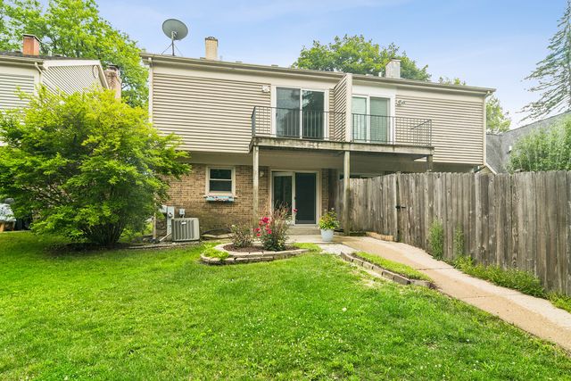 512 E Russell Street, Barrington, IL 60010