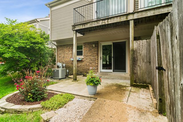 512 E Russell Street, Barrington, IL 60010