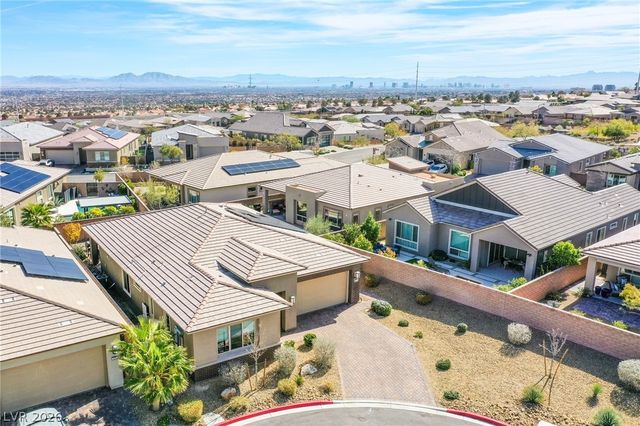 3000 Fall Solstice Court, Las Vegas, NV 89138
