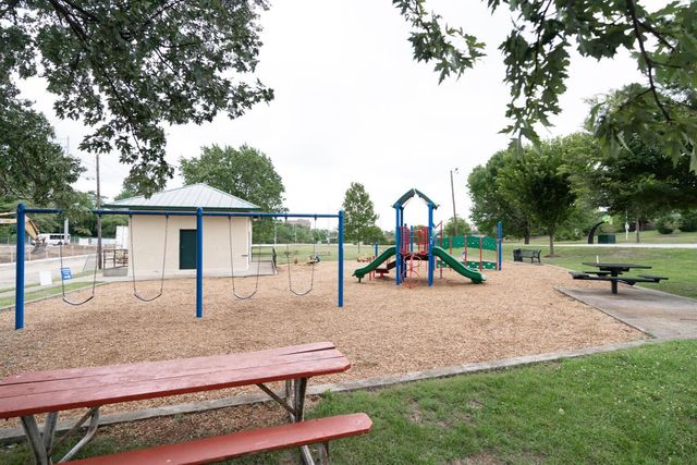 576 E Third Street 310, Lexington, KY 40508