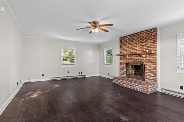 2706 Driftwood Dr, Springfield, TN 37172