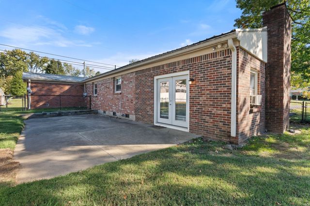 2706 Driftwood Dr, Springfield, TN 37172