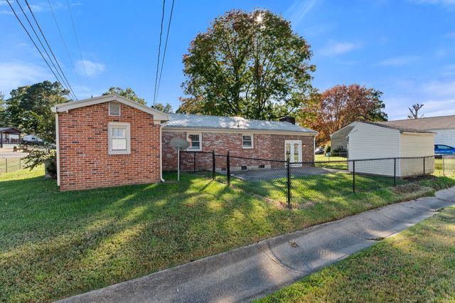 2706 Driftwood Dr, Springfield, TN 37172