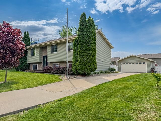 407 2nd Street SE, Bondurant, IA 50035