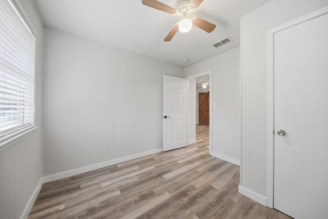 9481 Lake Forest CIR, Brenham, TX 77833