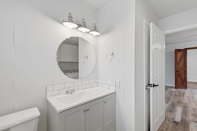 9481 Lake Forest CIR, Brenham, TX 77833