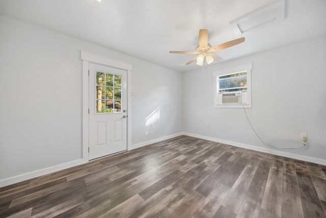 9481 Lake Forest CIR, Brenham, TX 77833