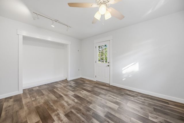 9481 Lake Forest CIR, Brenham, TX 77833