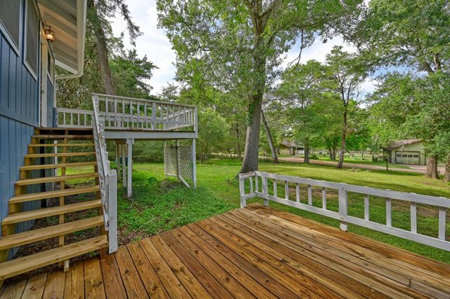 9481 Lake Forest CIR, Brenham, TX 77833