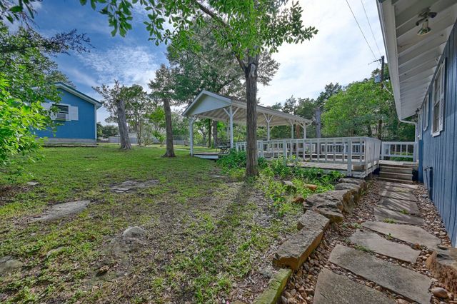 9481 Lake Forest CIR, Brenham, TX 77833