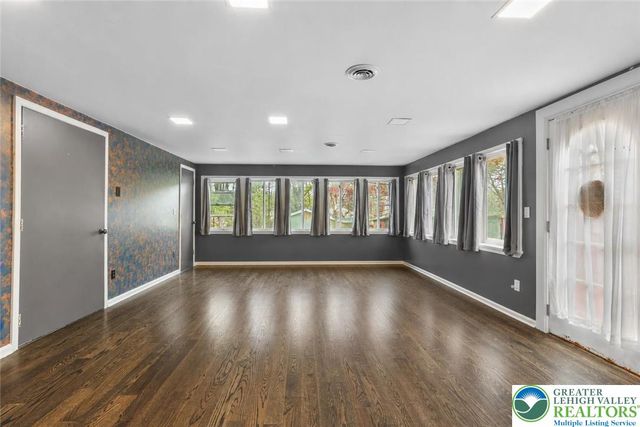 1042 Neffs Laurys Road, North Whitehall Twp, PA 18059