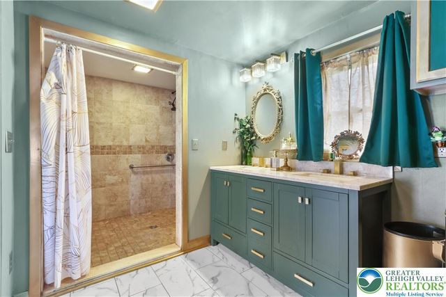 1042 Neffs Laurys Road, North Whitehall Twp, PA 18059