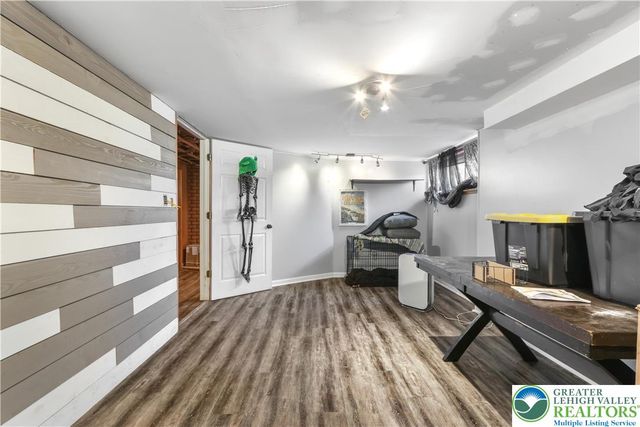 1042 Neffs Laurys Road, North Whitehall Twp, PA 18059