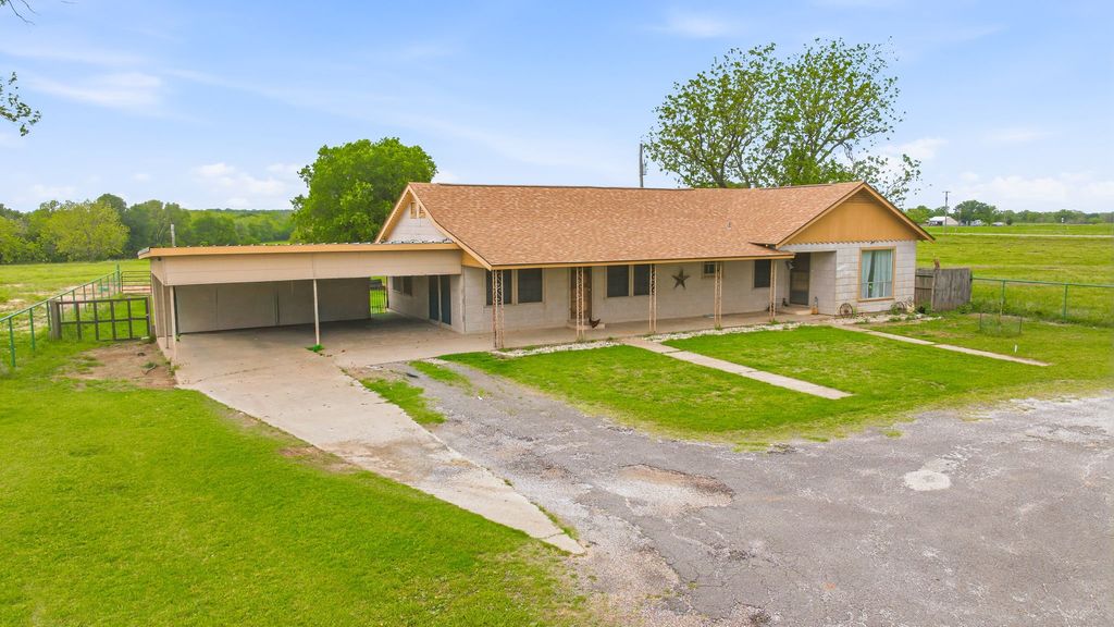 7450 E Highway 6 2, De Leon, TX 76444