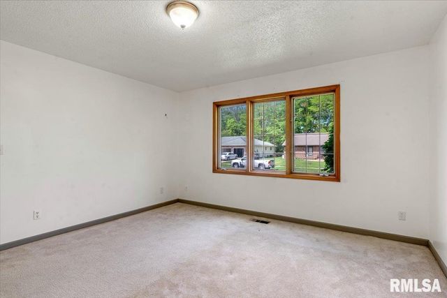 1204 HARMONY Court, Springfield, IL 62703