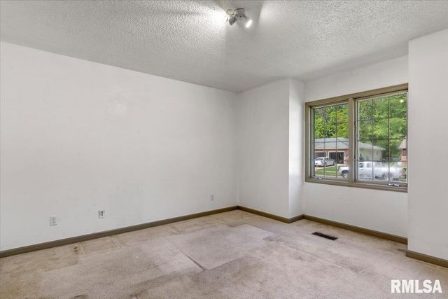 1204 HARMONY Court, Springfield, IL 62703