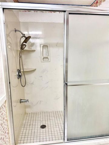 203 TANGLEWOOD Drive, Alexandria, LA 71303