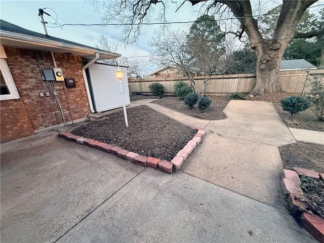 203 TANGLEWOOD Drive, Alexandria, LA 71303